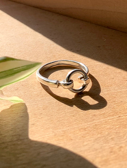 Clasp Ring